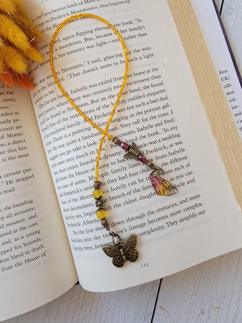 Bead Bookmarks, Beads Bookmark, Butterfly Bookmark, Camping Crafts For Kids, Acrylic Butterfly, Charm Bookmark, Bookmark Ideas, Camp Crafts, Kids Camp