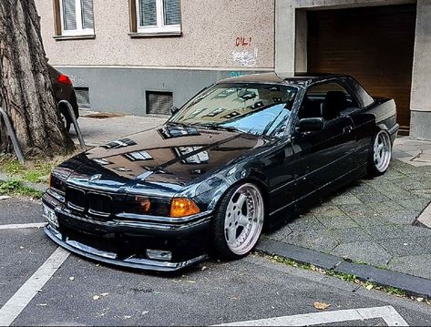 BMW E36 3-Series cabrio black slammed Bmw E36 M3, E60 Bmw, E36 Coupe, Bmw Vintage, Luxury Auto, Gtr Car, E36 M3, Dream Cars Bmw, Bmw E38