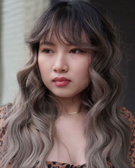 50 Most Trendy and Flattering Bangs for Round Faces in 2020 - Hadviser Flattering Bangs, Stylish Bangs, Long Layers With Bangs, Wavy Bangs, Long Side Bangs, Textured Bangs, Parted Bangs, Bangs For Round Face, Bangs With Medium Hair