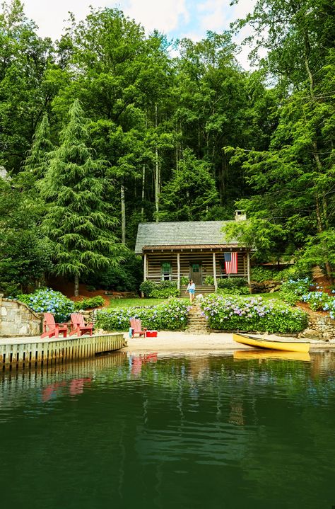 Southern Getaways, Forest Getaway, Forest And Beach, Family Lake House, Cook Home, Small Lake Houses, North Carolina Lakes, Southern Living House, Nature Retreat