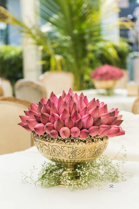 Lotus floral arrangement centrepiece Lotus Decor, Home Flower Decor, Pooja Decor, Flower Garland Wedding, Diwali Decorations At Home, Plate Decoration, Diwali Party, Ganpati Decoration Design, Desi Wedding Decor