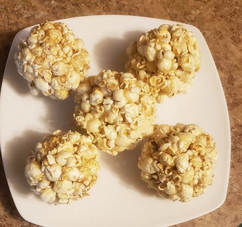 Homemade Popcorn Balls, Popcorn Balls Recipe Easy, Popcorn Ball, Popcorn Balls Recipe, Popcorn Seeds, Family Recipe Book, Karo Syrup, Homemade Popcorn, Popcorn Balls