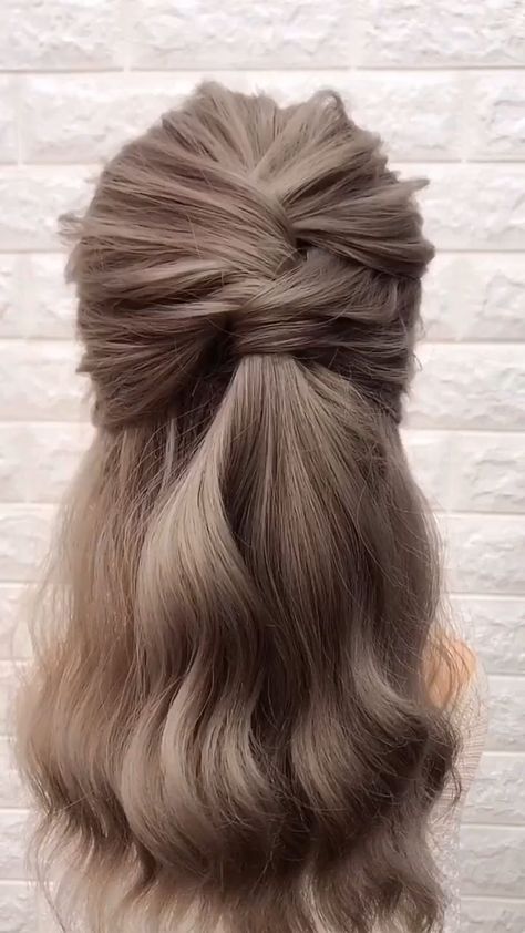 Quick Hairstyle, Hair Style Vedio, Easy Hair Updos, Hairstyle Trends, Long Hair Updo, Hair Tutorials Easy, Hairstyle Tutorial, Front Hair Styles, Hair Tutorials For Medium Hair