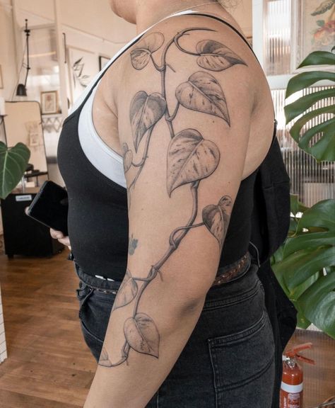 Arm Wrap Tattoo, Nature Tattoo Ideas, Cool Nature, Wrap Tattoo, Armband Tattoos, Funky Tattoos, Nature Tattoo, Vine Tattoos, Plant Tattoo