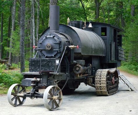 Something fantastic that actually existed - the Lombard Log Hauler traction engine from the early 20th Century. Steam Tractor, Logging Equipment, Tricycle Bike, Traction Engine, Antique Tractors, Vintage Vehicles, Old Trains, Old Tractors, Vintage Tractors