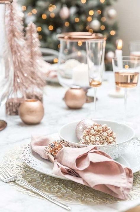 50 Rose Gold Christmas Decor Ideas so that your home tells a Sweet Romantic Story - Hike n Dip Rose Gold Christmas Table, Pink Christmas Table, Rose Gold Christmas Decorations, Rose Gold Decor, Rose Gold Christmas, Gold Christmas Decorations, Pink Christmas Decorations, Christmas Rose, New Years Eve Decorations