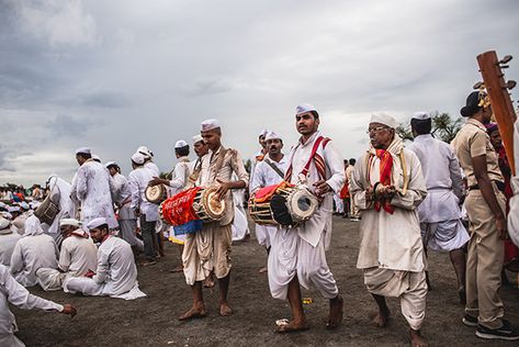 Wari 2019 on Behance Varkari Photography Background, Pandharpur Wari Painting, Warkari Wari Photo, Varkari Photography Hd, Pandarpur Vari, Varkari Images, Pandharpur Wari Photography, Varkari Photography, Krishna Graphics