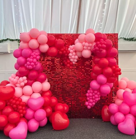 Galentines Balloon Wall, Heart Shaped Balloon Garland, Galentines Balloon Arch, Galentines Balloon Garland, Valentines Balloon Wall, Balloon Heart Wall, Valentine Balloon Arch, Valentine Balloon Decor, Valentine’s Day Balloon Garland