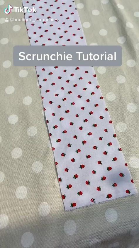 Scrunchie Tutorial, Kids Sewing Crafts, Sewing Headbands, Colorful Hairstyles, Projek Menjahit, Diy Hair Scrunchies, Headband Diy, Scrunchies Diy, Tutorial Sewing