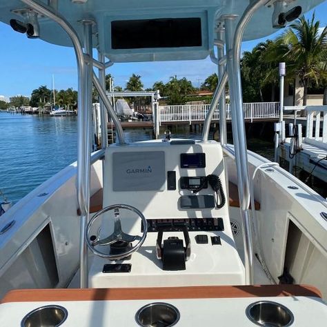 Mako Boats, Center Console Fishing Boats, Family Boats, Center Console Boats, Shrimp Boat, Buy A Boat, Beach Boat, Jon Boat, Boating Outfit