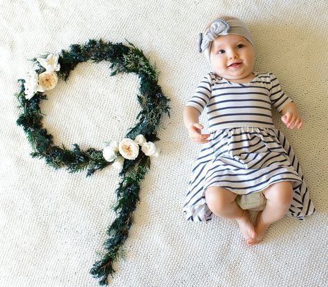 9 Month Update! Baby Decoration Ideas, Princess Mia, Baby Captions, Baby Messages, Back To The Gym, Student Christmas Gifts, Breastfed Baby, Photography Backgrounds, About Instagram