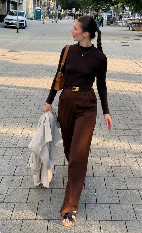 Perfect office outfit for women, business outfit, work outfit, elegant casual inspo Inspiration Vintage Slacks Outfit, Business Casual Outfits Brown Pants, Brown Pants Office Outfit, Receptionist Work Outfits, Slacks Outfit Dressy, Slacks Women Outfit, Brown Slacks Outfit Women Business, 90s Office Outfit, Brown Pants Work Outfit