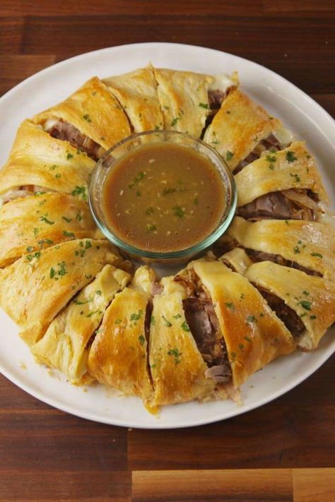 French Dip Crescent Ring - Jon Boulton Leftover French Dip Meat, Roast Beef Hashbrown Casserole, French Dip Crescent Ring, Roast Beef Enchiladas, Roast Beef Casserole, Dinner September, Roast Beef Lunch, Crescent Rings, Leftover Roast Beef Recipes