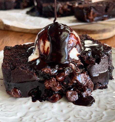 Brown Butter Hot Fudge Brownie Loaf — Well Made by Kiley Homemade Fudge Sauce, Brownie Loaf, Easy Homemade Fudge, Cake Bundt, Hot Fudge Sauce, Loaf Cakes, Fudge Brownie, Homemade Fudge, Fudge Sauce