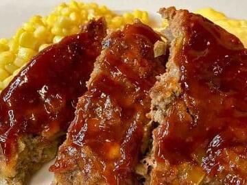 Old School Meatloaf Recipe, Soul Food Meatloaf, Old School Soul Food, Easy Sunday Dinner, Dinner Recipe Ideas, Meatloaf Dinner, Barbecue Chicken Recipe, Meat Dish, Meatball Recipes Easy