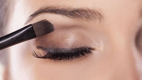 Trimmed Eyebrows, How To Make Eyeshadow, Regrow Eyebrows, Eyebrow Growth Oil, Thicker Brows, Natural Eyebrows Growth, How To Do Eyeshadow, Eyebrow Growth Serum, Trendy Eyeshadow