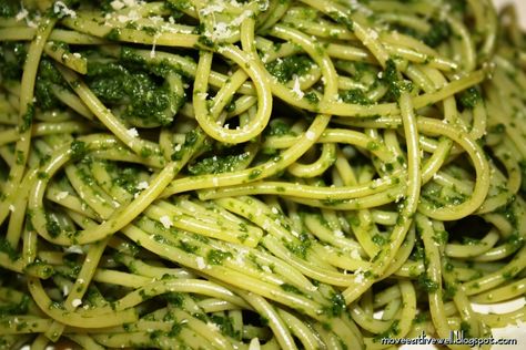 This week I made Peruvian green spaghetti, an easy, healthy, quick dinner perfect for hot summer nights. I made this from memory, & it’s... Peruvian Green Spaghetti, Green Spaghetti Recipe, Spaghetti Verde, Healthy Quick Dinner, Workouts Motivation, Peruvian Dishes, Green Pasta, Green Spaghetti, Hot Summer Nights