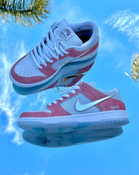 Nike Dunk Low Outfit, Nike Air Sneakers, Best Nike Sneakers, Jordan Dunk, Dunk Lows, Nike Quotes, Air Sneakers, Pink Berry, Preppy Shoes