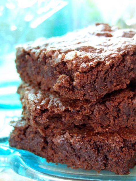 Ooey Gooey Brownies - Egg Free! Eggless Brownies, Eggless Brownie Recipe, Egg Free Desserts, Dairy Free Brownies, Gooey Brownies, Eggless Desserts, Eggless Recipes, Egg Free Recipes, Delicious Brownies