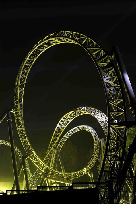 Alton Towers The Smiler crash: Seriously hurt couples stranded on ... The Smiler Alton Towers, Alton Towers Aesthetic, Smiler Alton Towers, Alton Towers Rides, The Smiler, Scary Roller Coasters, Experimental Film, Thorpe Park, Alton Towers