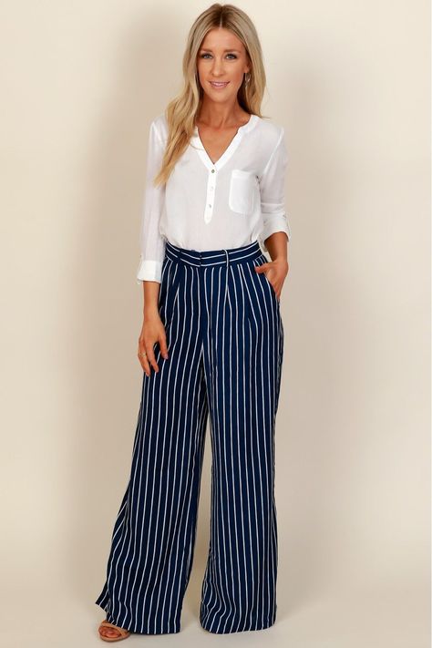 White Flowy Pants Outfit, High Waisted Flowy Pants, White Flowy Pants, Flowy Pants Outfit, Summer Pants Outfits, Pant Trends, Pinstripe Dress, Pinstripe Pants, Flowy Pants