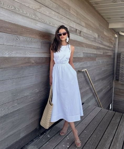 Hamptons Outfit Summer, Goals Motivation Quotes, Millionaire Affirmations, Jourdan Sloane, Linen Summer Outfits, Dubai Summer, Spring Break Dress, Hamptons Outfit, Casual Brunch Outfit