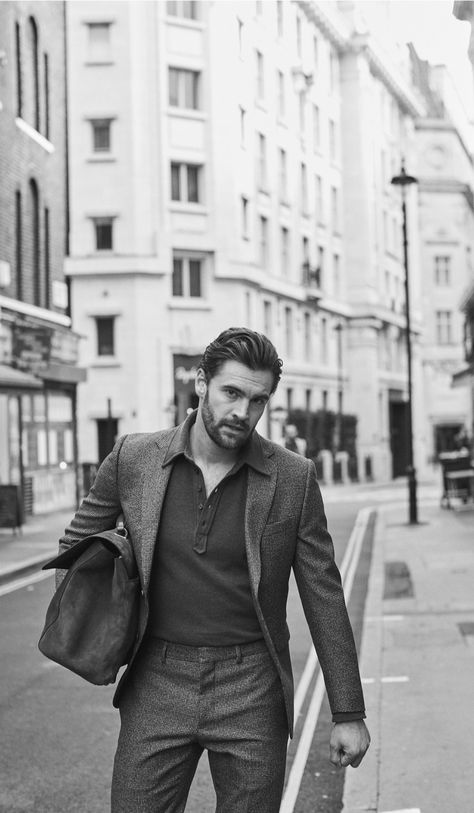 Beecham House, Tom Bateman, Haircut Men, Manly Men, Men Photography, Love My Man, Mens Outfit Inspiration, Batman Movie, Man Character