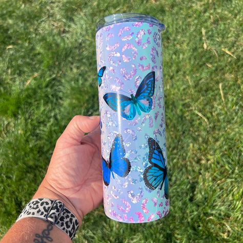 Butterfly Tumbler Cup, Glitter Butterflies, Tumbler Leopard, Tumblr Cup, Butterfly Tumbler, Glitter Pattern, Custom Tumbler Cups, Purple Leopard, Tumbler Cups Diy