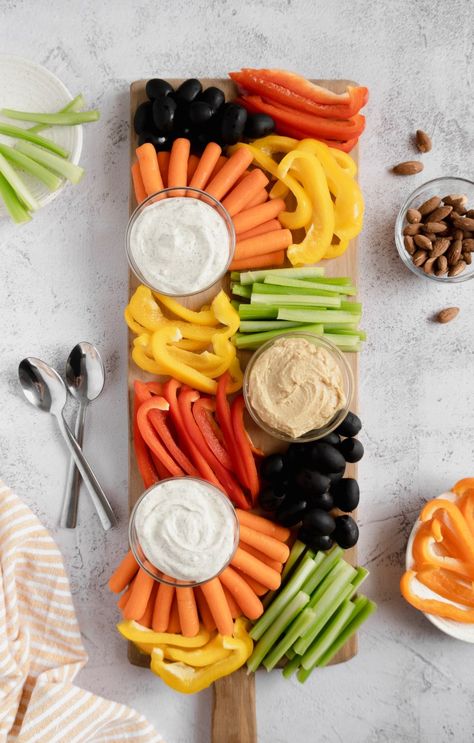 Veg Sticks And Dip, Veggie Platter Super Bowl, Vegetable Dip Platter, Party Trays Ideas Food Platters Appetizers Veggie Dips, Veg And Dip Platter, Veggie Sticks Platter, Veggie Snack Board, Finger Food Vegetables, Finger Food Dips