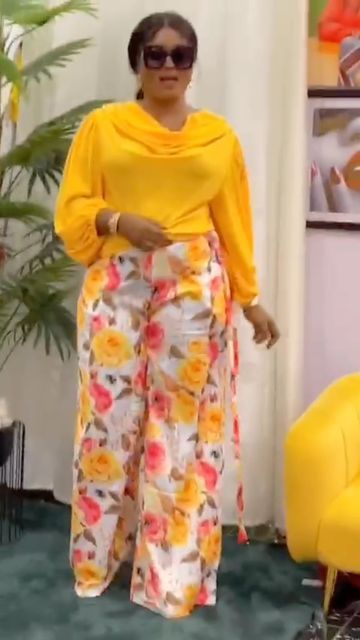 Ladies 2 Piece Outfits, Material Tops Style, Lady Shirt Design, Pant Trouser And Top Styles, Funiture Smart Design Kitchen, 2 Pieces Trouser And Top For Ladies, Pant And Shirt For Women, Tops For Trouser Pants, Pallazo And Top Nigeria