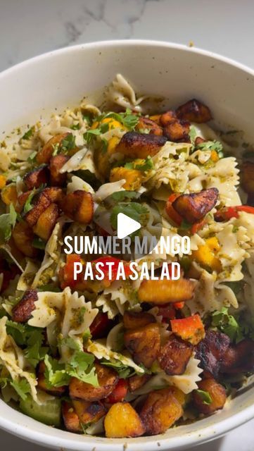 Dayami Emory on Instagram: "SUMMER MANGO PASTA SALAD: 🥭   This Summer Mango Pasta salad with plantain crumbles is the most refreshing and easiest side dish, just in time for Memorial Day weekend. I partnered with @eatloisa to bring you the perfect Latin Inspired Side dish with this Summer Mango Pasta Salad. This dish is so refreshing with the crunchy veggies and delicious flavors from the Loisa Recaito sauce and the mango and plantains. This pasta salad is perfect for your Summer festivities and it’s so easy to make. Hope you love this salad and check out Loisa’s Recaito.  🥭Tag me if you make this Summer Mango Salad and follow for more easy real ingredient recipes!  Ingredients: 1 large pack of bow tie pasta 1 jar of @eatloisa Recaito Sauce 2-3 Mangos 1/2 cup cilantro 1 cup tomatoes (dic Crunchy Veggies, Bow Tie Pasta, Prep Meals, Mango Salad, Bowtie Pasta, Memorial Day Weekend, Real Ingredients, Instagram Summer, Side Dishes Easy