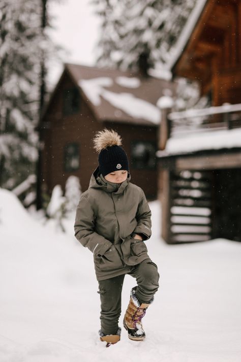 Boys Snow Outfits, Toddler Snow Outfit, Kids Snow Gear, Snow Ootd, Snow Boots Outfit, Boy Ootd, Snow Fits, Snow Outfits, Snow Cabin