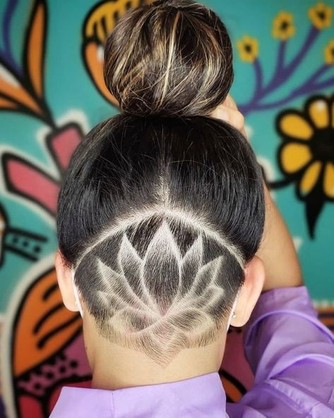 Shaved Side Haircut, Shaved Hairstyles For Women, Side Haircut, Undercut Hair Designs, Shaved Design, Shaved Designs, Shaved Hairstyles, Undercut Long Hair, Half Shaved Hair