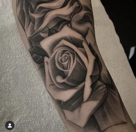 Celtic Angel, Tattoo Artist Tips, Money Bag Tattoo, Gray Roses, Pocket Watch Tattoos, Rose Reference, Mary Tattoo, Chicano Drawings, Watch Tattoos