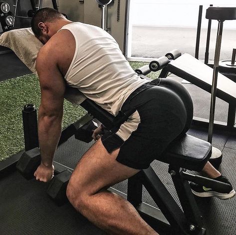 Glutes Workout Men, Thick Guys, 남성 근육, Workout Men, 70k Followers, Seluar Ketat, Muscle Workout, Beefy Men, Muscular Men