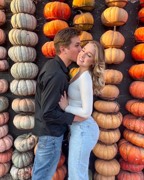 Pumpkin patch pic fall autumn orange pretty pumpkin Pumpkin Patch Fits Couple, Pumpkin Patch Outfit Couple Matching, Pumpkin Picking Couple Pictures, Insta Fall Pics, Pumpkin Patch Couples Photos, Pumpkin Patch With Boyfriend, Pumpkin Patch Boyfriend Pictures, Pumpkin Patch Pics With Boyfriend, Pumpkin Pictures Autumn