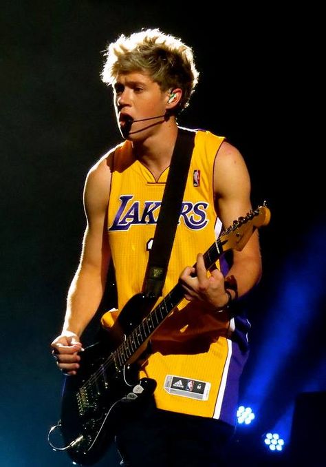 Niall likes the Lakers Uh Huh Honey, Uh Huh, Niall Horan, One Direction, Honey, Guitar, Tumblr