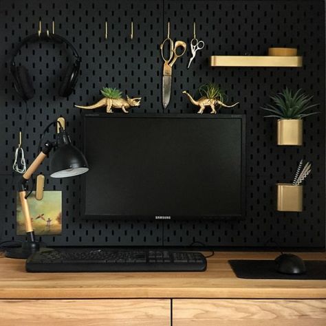 IKEA Skadis Pegboard Ideas & Inspiration | Apartment Therapy Skadis Pegboard Ideas, Ikea Skadis Pegboard Ideas, Skådis Ikea, Pegboard Craft Room, Skadis Pegboard, Pegboard Kitchen, Ikea Pegboard, Pegboard Ideas, Ikea Skadis