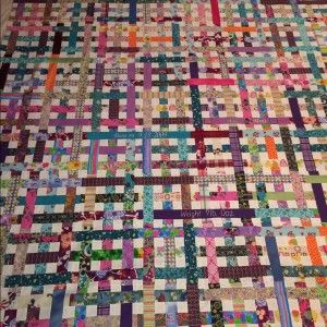 Woven Quilt, Lattice Quilt, Coat Of Many Colors, Scrap Fabric Crafts, Scrappy Quilt Patterns, Scrap Busters, Plaid Quilt, Shorts Sets, Quilt Tutorial