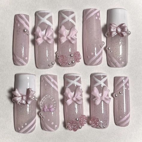 Square Nails Hello Kitty, Kawaii Nails Long, Y2k Nails Long, Silver Gel Nails, Nails Douyin, Designs Y2k, Nails Hello Kitty, Pink Coffin Nails, Douyin Nails