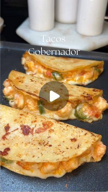 Maria Guzman on Instagram: "Tacos Gobernador #tacosgobernador #tacosdecamaron #recetascaseras #easyrecipes #foryou #foryoupage #parati" Tacos Al Gobernador Shrimp, Taco Options, Tacos Gobernador, Shrimp Food, Taco Wraps, Calorie Recipes, Shrimp Tacos, Food Recepie, Taco Recipes