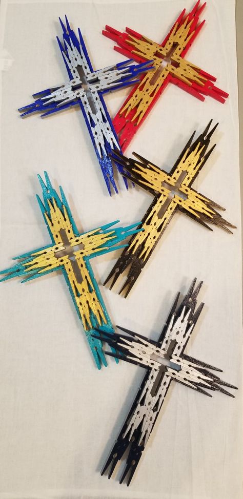 Clothespin Crosses Ideas, Clothespin Cross Diy, Clothes Pin Cross, Christian Crafts To Sell, Clothespin Crosses, Clothespin Cross, Wood Crosses Diy, Wooden Cross Crafts, Clothespin Crafts Christmas