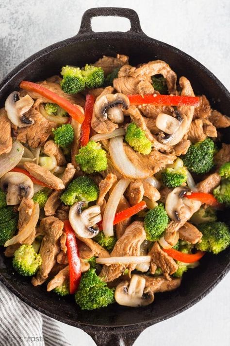 Keto Low Carb Chicken Stir Fry - Noshtastic Gluten Free Chicken Stir Fry, Low Carb Stir Fry, Chicken Stir Fry Sauce, Chicken Low Carb, Keto Stir Fry, Chicken Stir Fry Recipe, Tacos Vegan, Mushrooms And Onions, Stir Fry Recipes Chicken