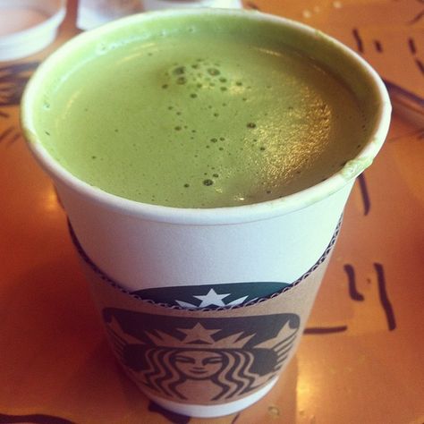 Starbucks Green Tea Latte 1 tbsp pure matcha green tea powder 1 cup almond milk, unsweetened 1-2 tbsp sugar, dissolved in a little hot water ice whipped cream Starbucks Matcha Green Tea, Matcha Latte Starbucks, Starbucks Green Tea, Organic Matcha Green Tea Powder, Matcha Tea Latte, Spring Harvest, Starbucks Matcha, Matcha Latte Recipe, Matcha Green Tea Latte