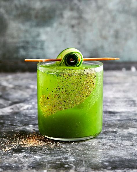 Spice up the last day of the weekend with @liquid.chef’s Jalapeño Cucumber Cocktail!  .  .  #happyhour #cocktails #cocktail#drinks#drink #thirsty #mixology#cocktails #tequila #cucumber #spicydrinks #spicycocktail #cheers Classic Tequila Cocktails, Mexican Dance, Cucumber Cocktail, Spicy Drinks, Spicy Cocktail, Perfect Margarita, Pickled Jalapeño, Fresh Cucumber, Grapefruit Soda