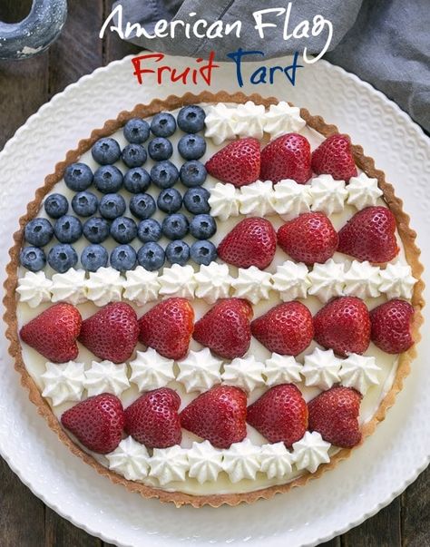 American Flag Fruit Tart - Pate sablee crust, light cream cheese filling and berries and cream stars and stripes! #dessert #tart #flag #patriotic #berries 4th Of July Pie, Patriotic Pie, Popular Pies, Memorial Day Foods, Baklava Cheesecake, Berry Tart, 4th Of July Desserts, Digestive Biscuits, Sweet Pastries