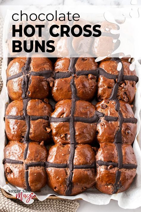 Hot Cross Buns Recipe Chocolate Chip, Chocolate Hot Cross Buns Recipe, Chocolate Chip Hot Cross Buns, Yeast Desserts, Hot Cross Buns Recipe Easy, Hot Cross Bun Recipe, Easter Buns, Chocolate Hot Cross Buns, Cross Buns Recipe