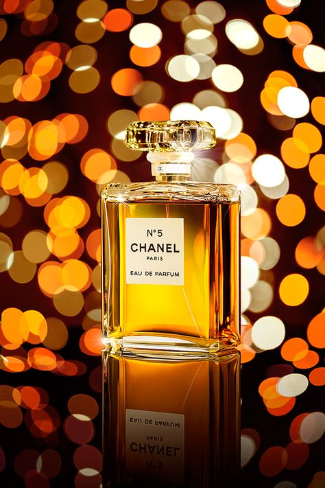 Chanel No5 on Behance Poster Design Competition, Chanel 5, Chanel No5, Fragrance Photography, Pheromone Perfume, Perfume Display, Perfume Photography, Peach And Lily, Perfume Collection Fragrance