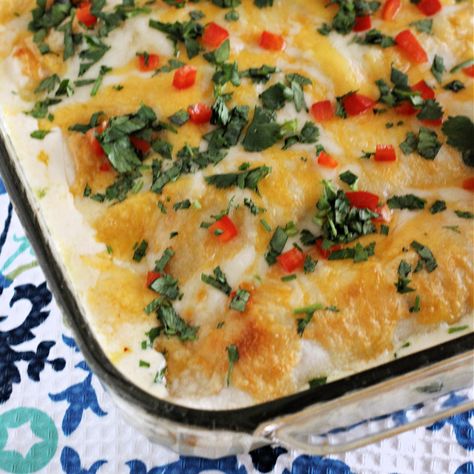 Chicken Enchiladas Suizas Chicken Suiza, Enchiladas Suizas Recipe, Chicken Enchilada Skillet, Enchiladas Suizas, Chicken Enchilada Casserole Recipe, Green Chile Chicken Enchiladas, Green Chile Sauce, Green Chile Chicken, Enchilada Casserole Recipes