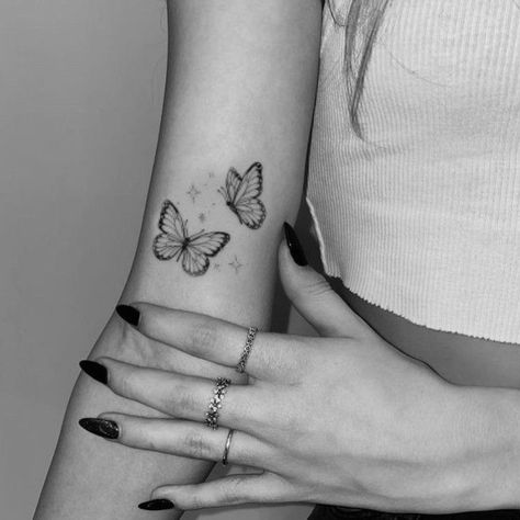 Teenager Tattoos, One Inch Tattoos, Butterfly Tattoo Upper Arm, 2 Butterflies Tattoo, Two Butterflies Tattoo, Turkey Tattoos, Above Elbow Tattoo, Henna Tattoo Design, Butterfly Tattoos On Arm